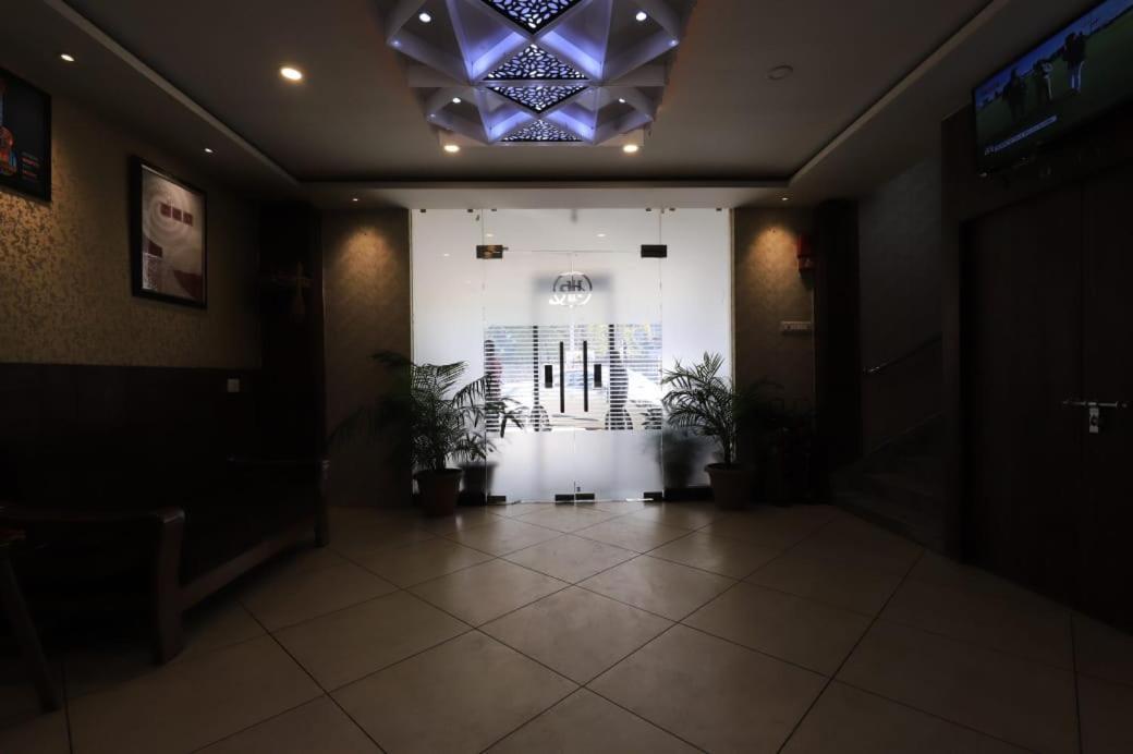 Hotel Rashmi 구와하티 외부 사진