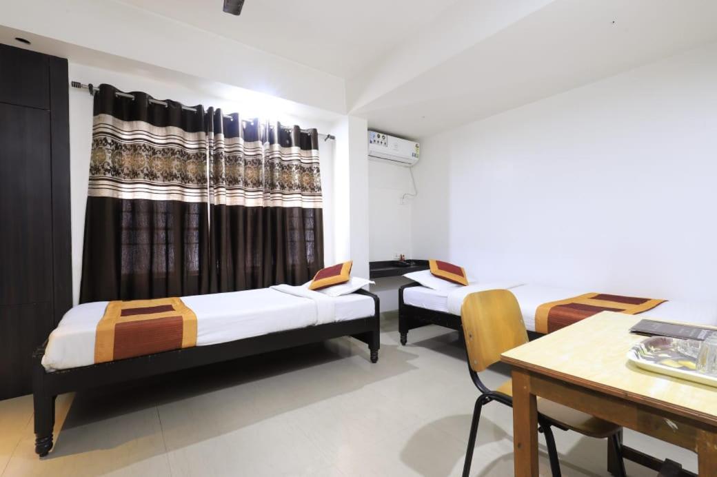 Hotel Rashmi 구와하티 외부 사진