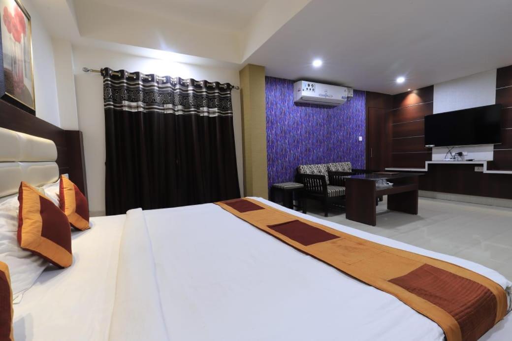 Hotel Rashmi 구와하티 외부 사진