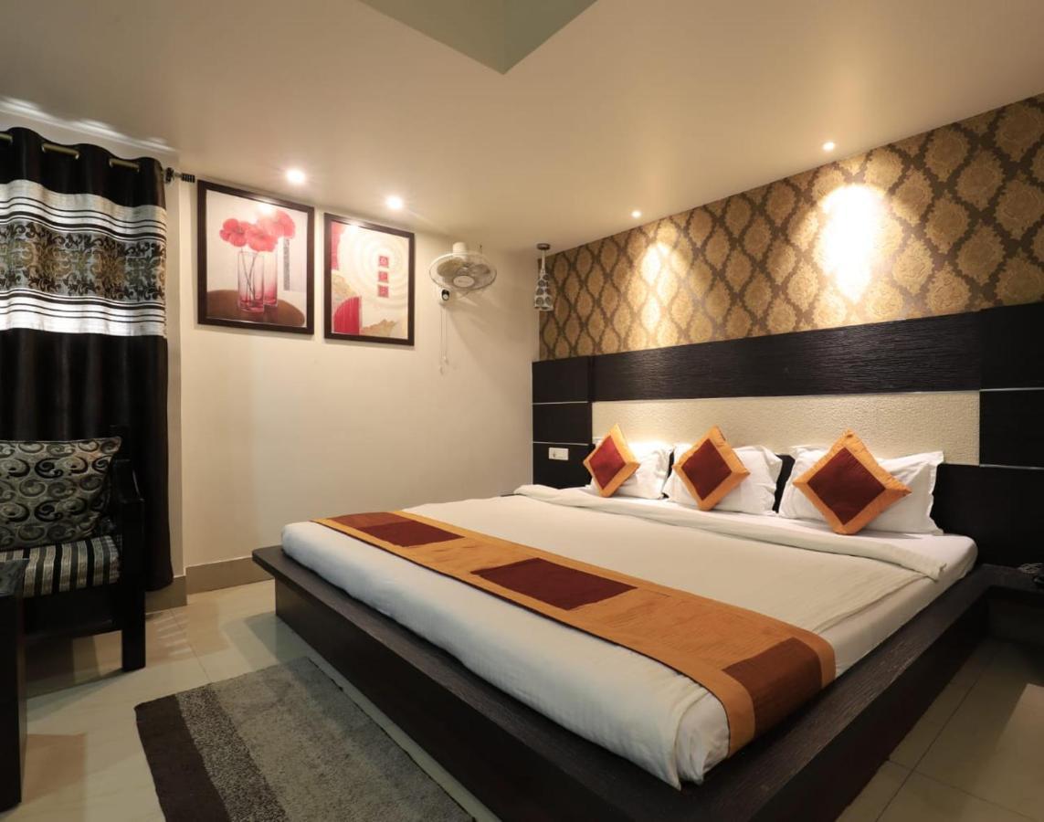 Hotel Rashmi 구와하티 외부 사진